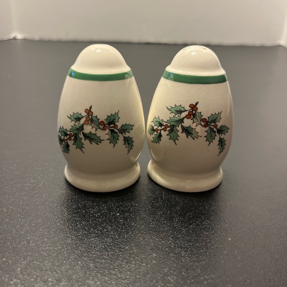 Spode Christmas Tree Salt Pepper Shakers Holly Mistletoe 3" Porcelain